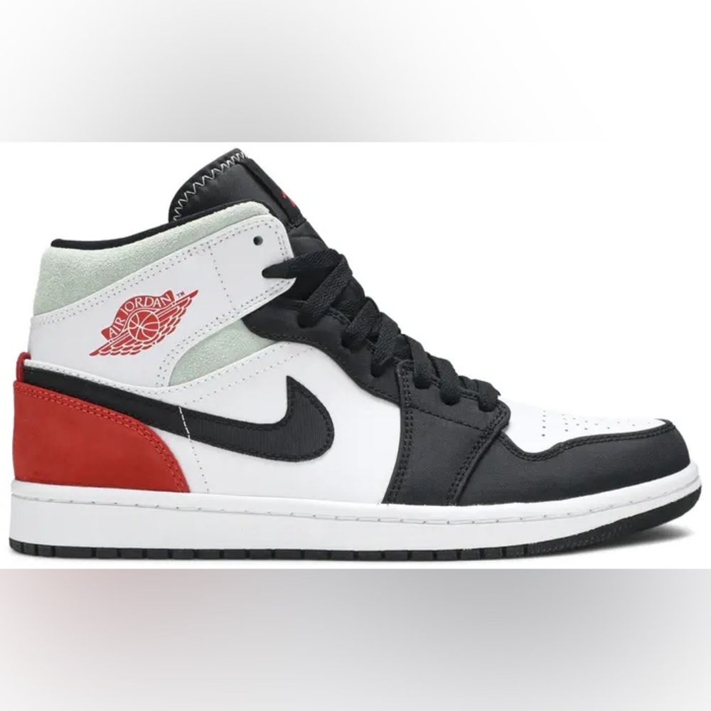 BNIB Air Jordan 1 Mid SE white red black igloo 8